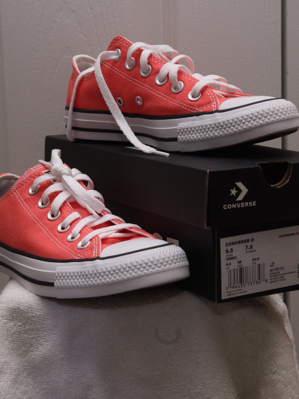 NWB converse low tops